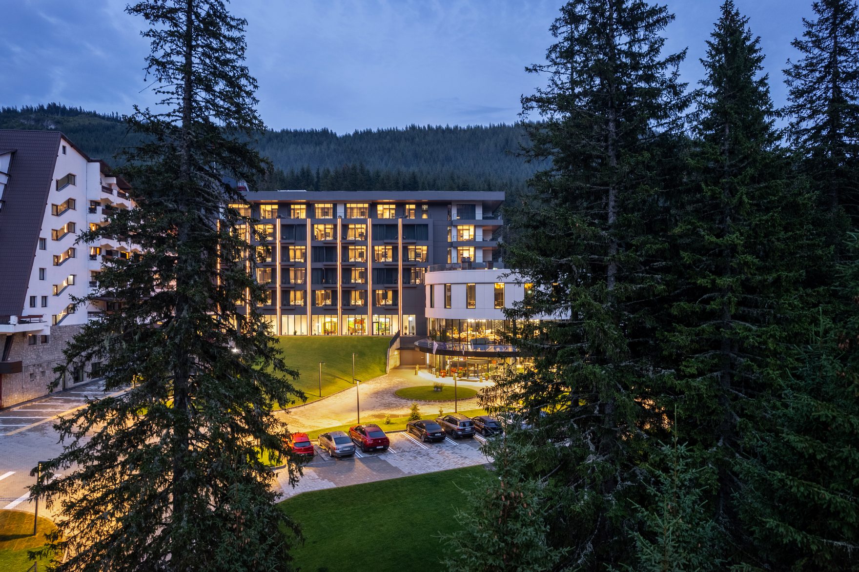 Parcul Cocora, în pădurea de molizi de lângă Hotel Peștera