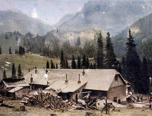Casa Peștera, Blick aus dem Tal
