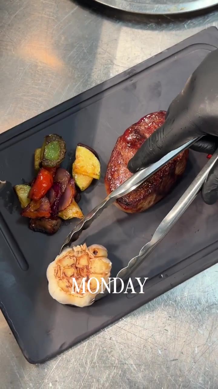 Monday-Sunday restaurant