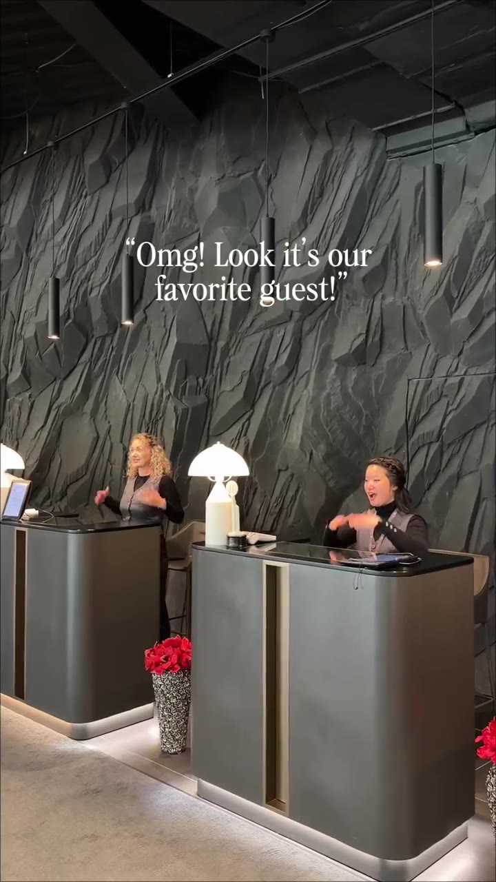 Omg! Look it is our favorite guest